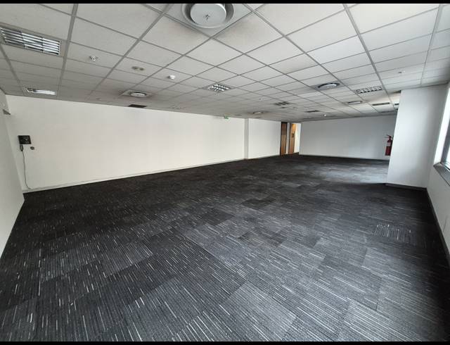 348M² OFFICE TO LET IN SANDTON CENTRAL